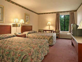 Super 8 By Wyndham Rochester Exterior photo